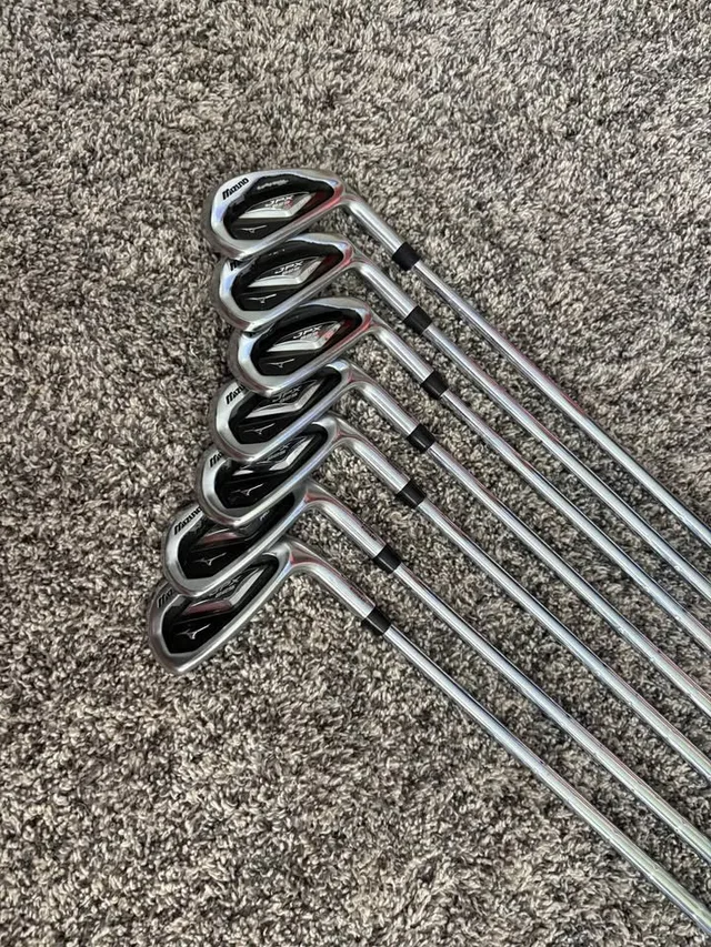 Mizuno Jpx 825 Pro irons kbs tour fst shafts with golf pride tour wraps.